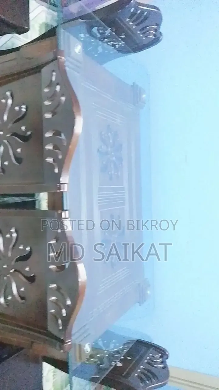 বাসার খাবার টেবিল ২ মাস ব্যবহার হয়েছে জরুরি বিক্রি হবে
