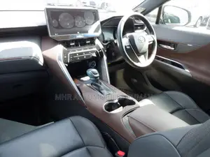 Toyota Harrier 2.0 2021 Pearl
