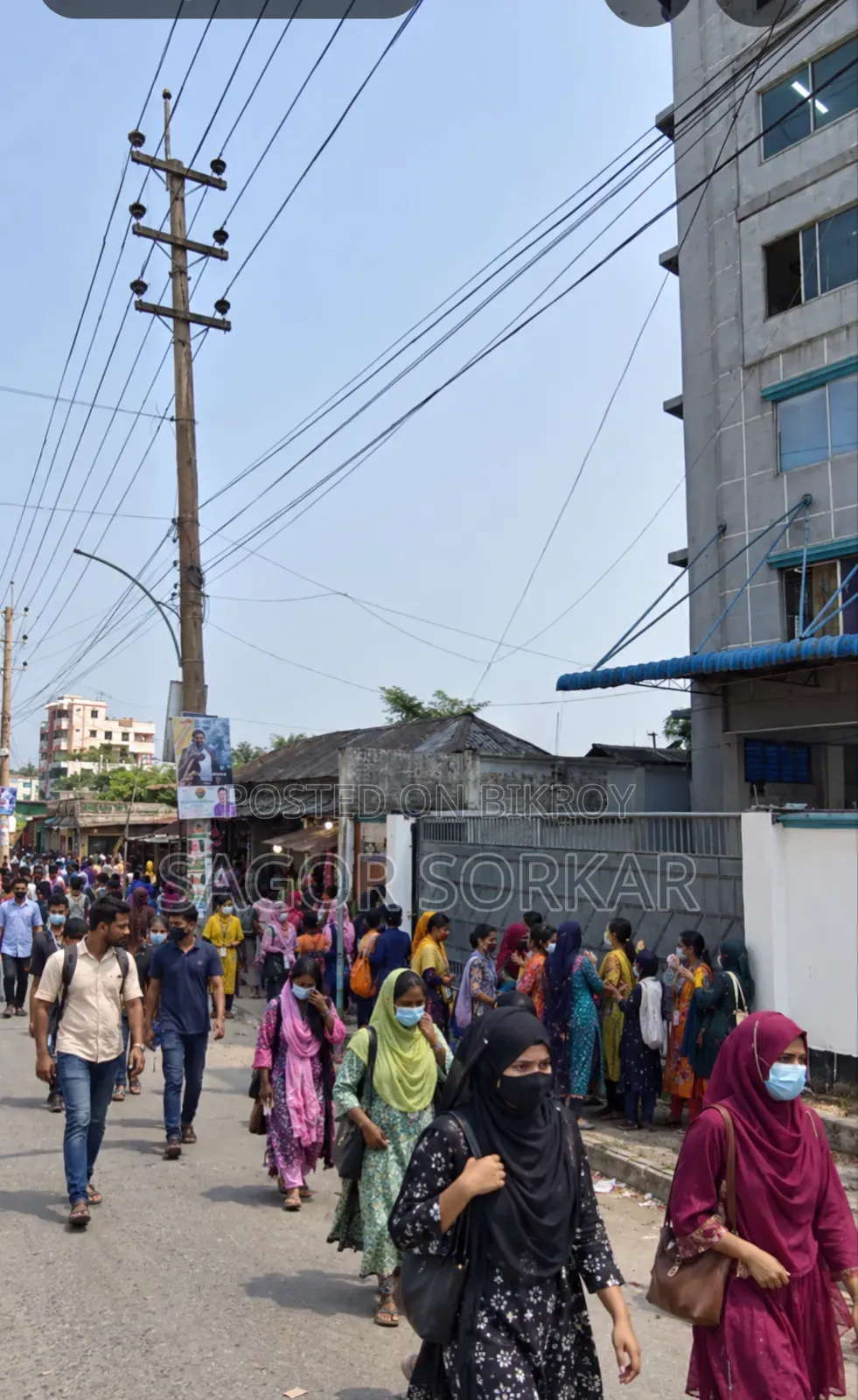 Land with market for sale near garments, rental income