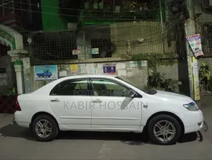 টয়োটা করোল্লা ২০০৫ সাদা