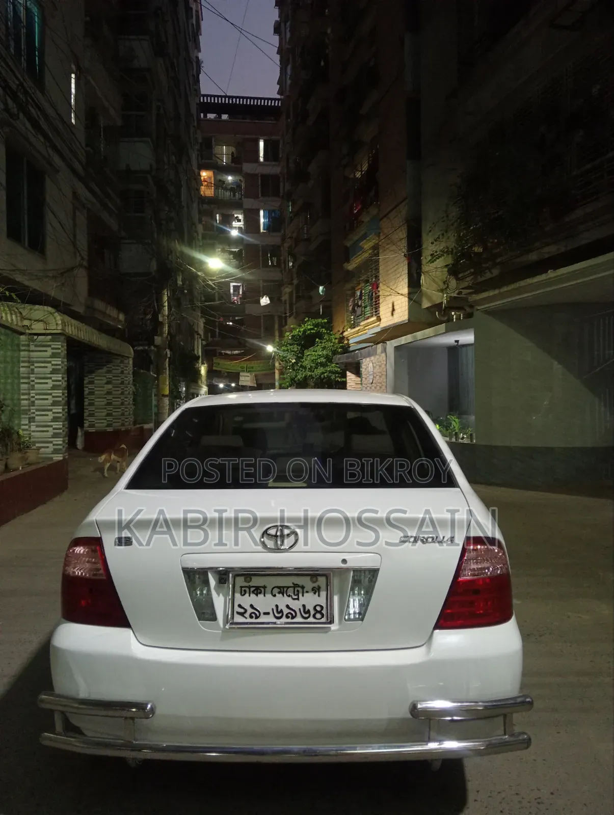 টয়োটা করোল্লা ২০০৫ সাদা