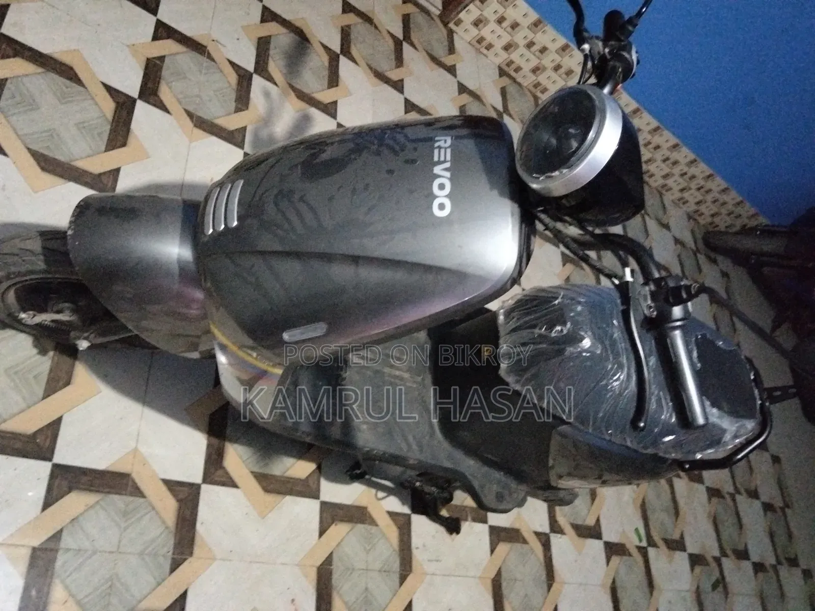 New Revoo C00 2026 Gray