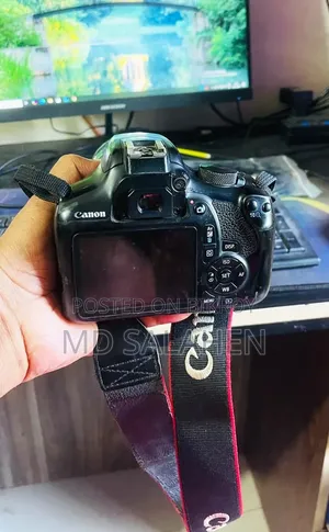 Canon 1300D ক্যামেরা
