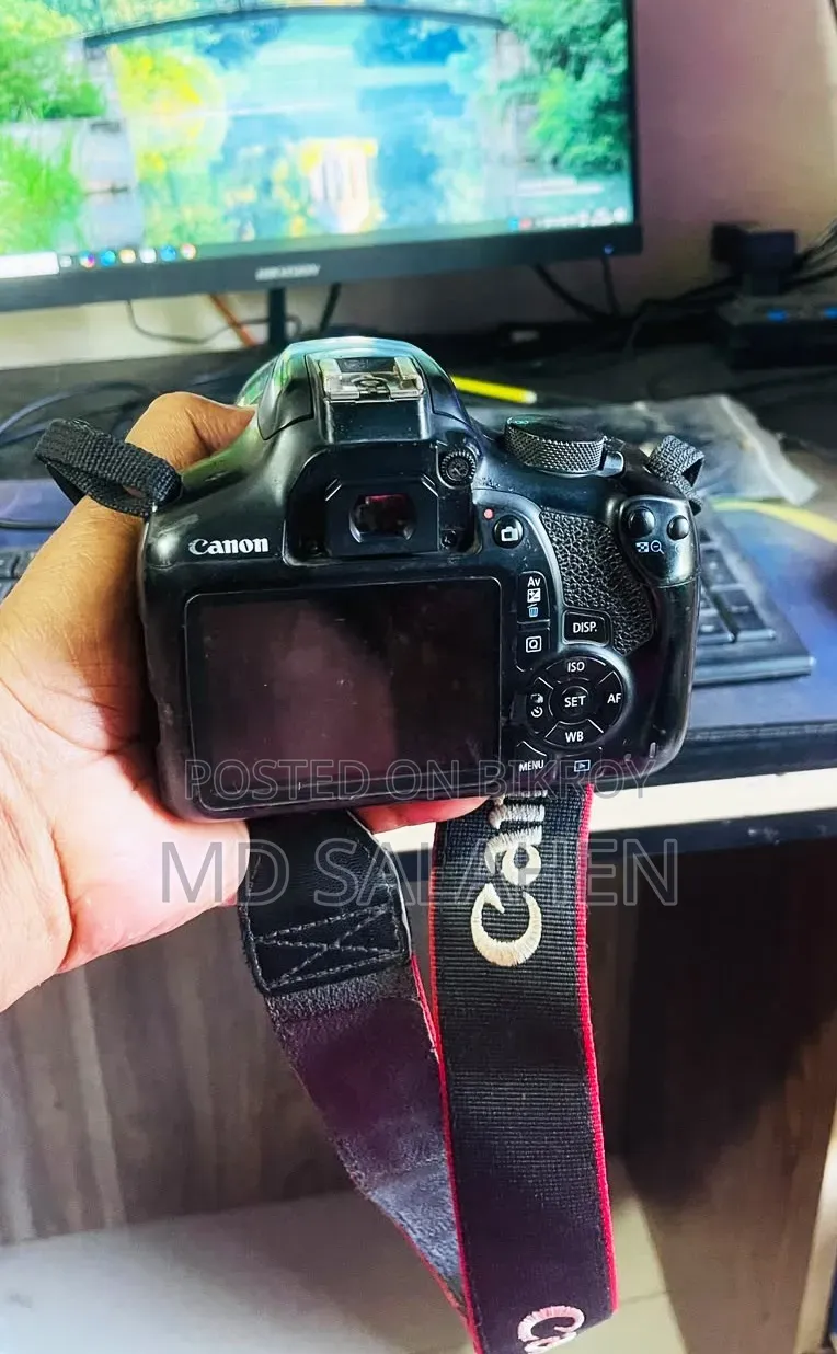 Canon 1300D ক্যামেরা