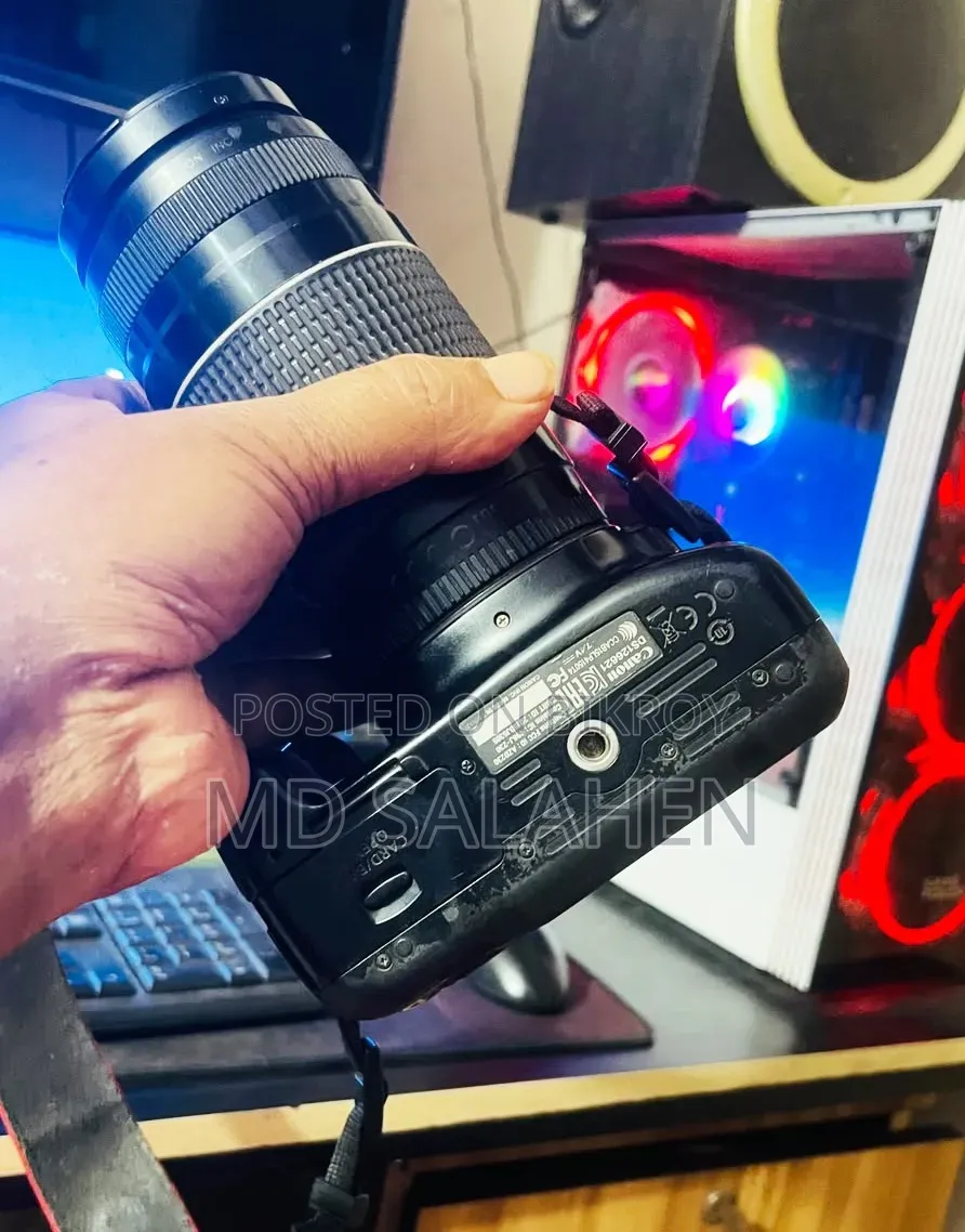 Canon 1300D ক্যামেরা