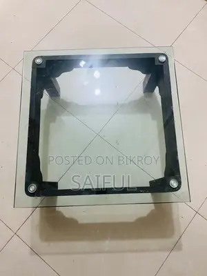 গ্লাস টেবিল