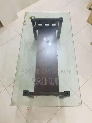 গ্লাস টেবিল
