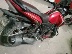 টিভিএস আপ্যাচি আরটিআর ১৬০ ২ভি ২০১৮ লাল