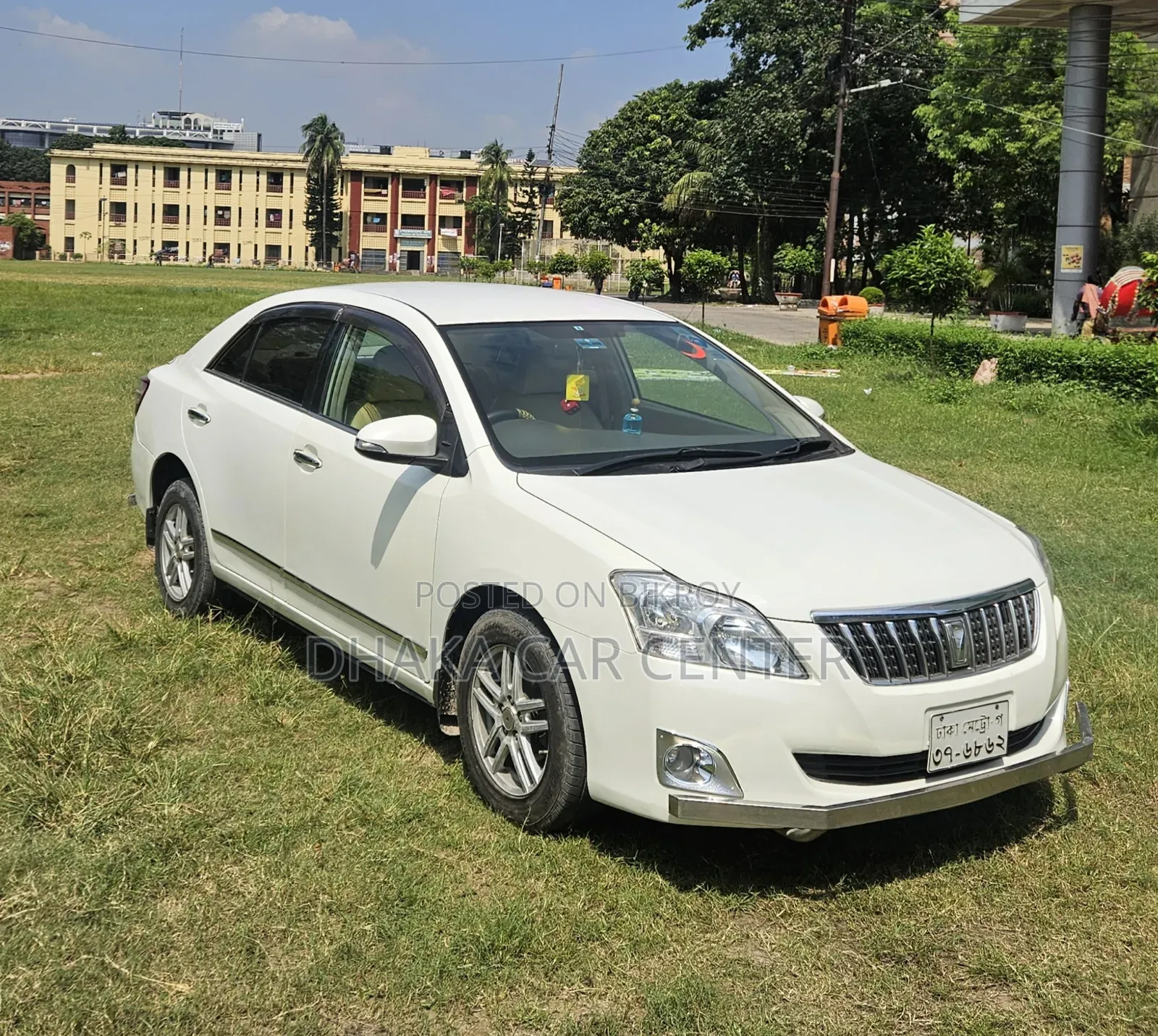 টয়োটা প্রিমিও ১.৫ এফডব্লিউডি ২০১০ পার্ল