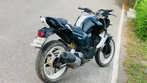 যামাহা এফজেড ২০১৪ ব্ল্যাক