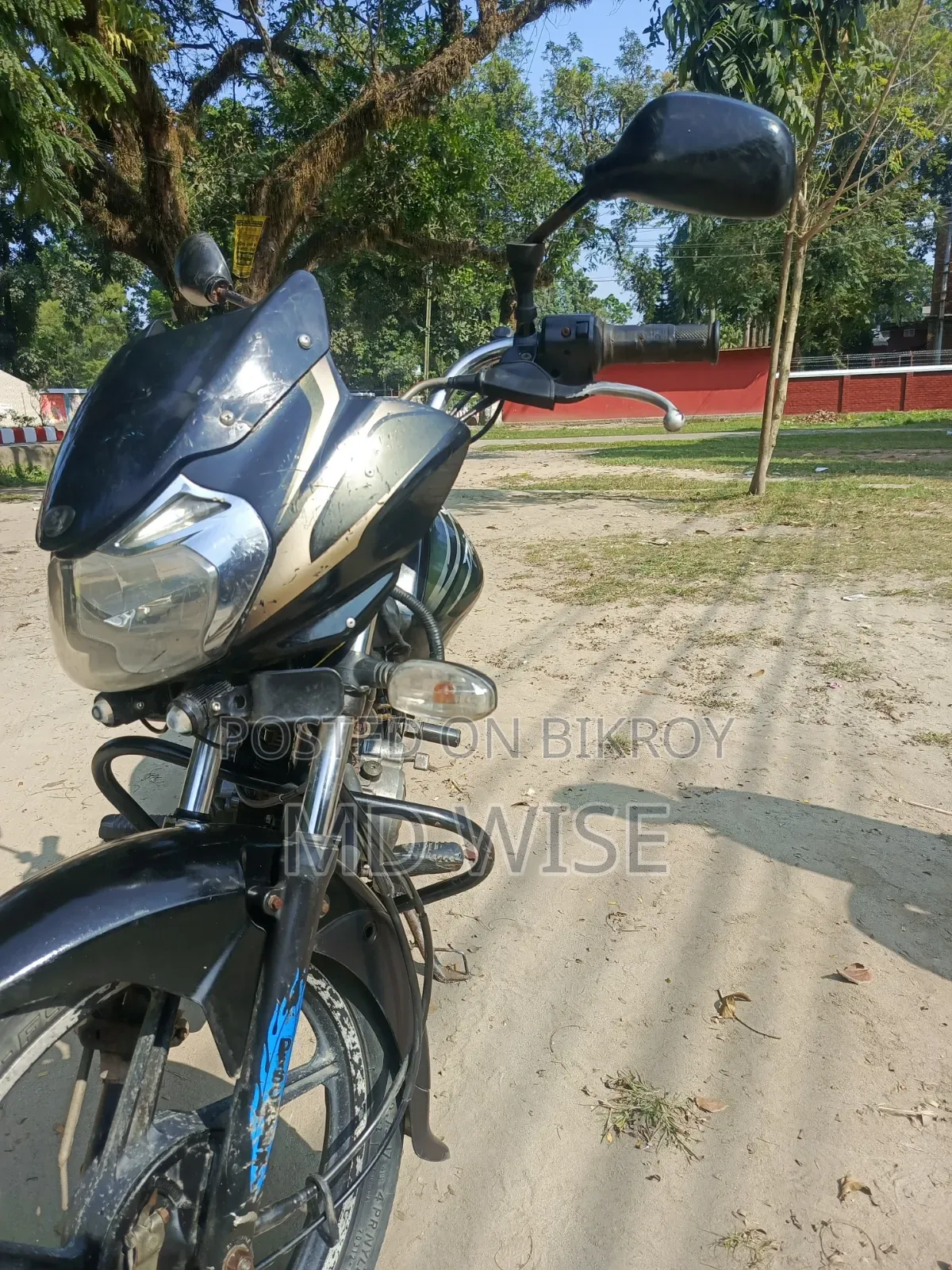 বাজাজ ডিসকভার ১০০ ২০১২ কালো