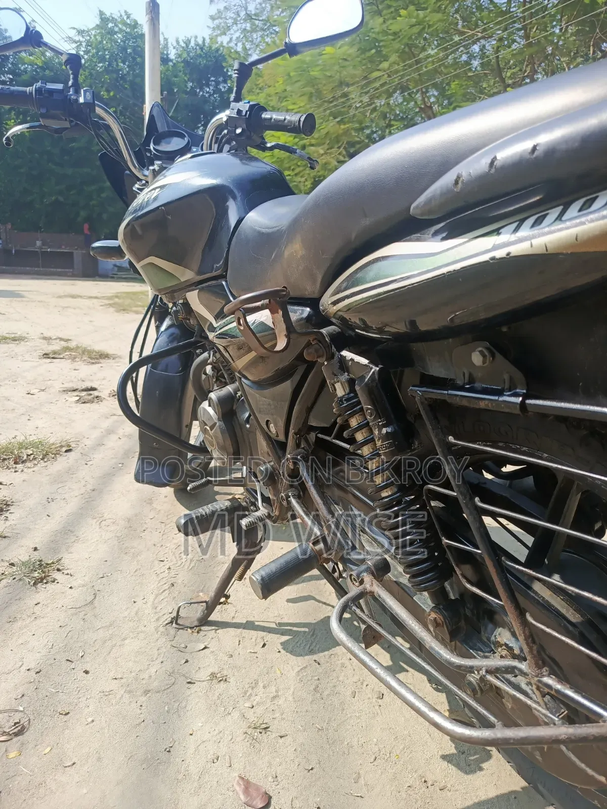 বাজাজ ডিসকভার ১০০ ২০১২ কালো