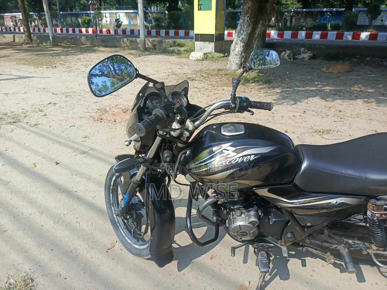 বাজাজ ডিসকভার ১০০ ২০১২ কালো