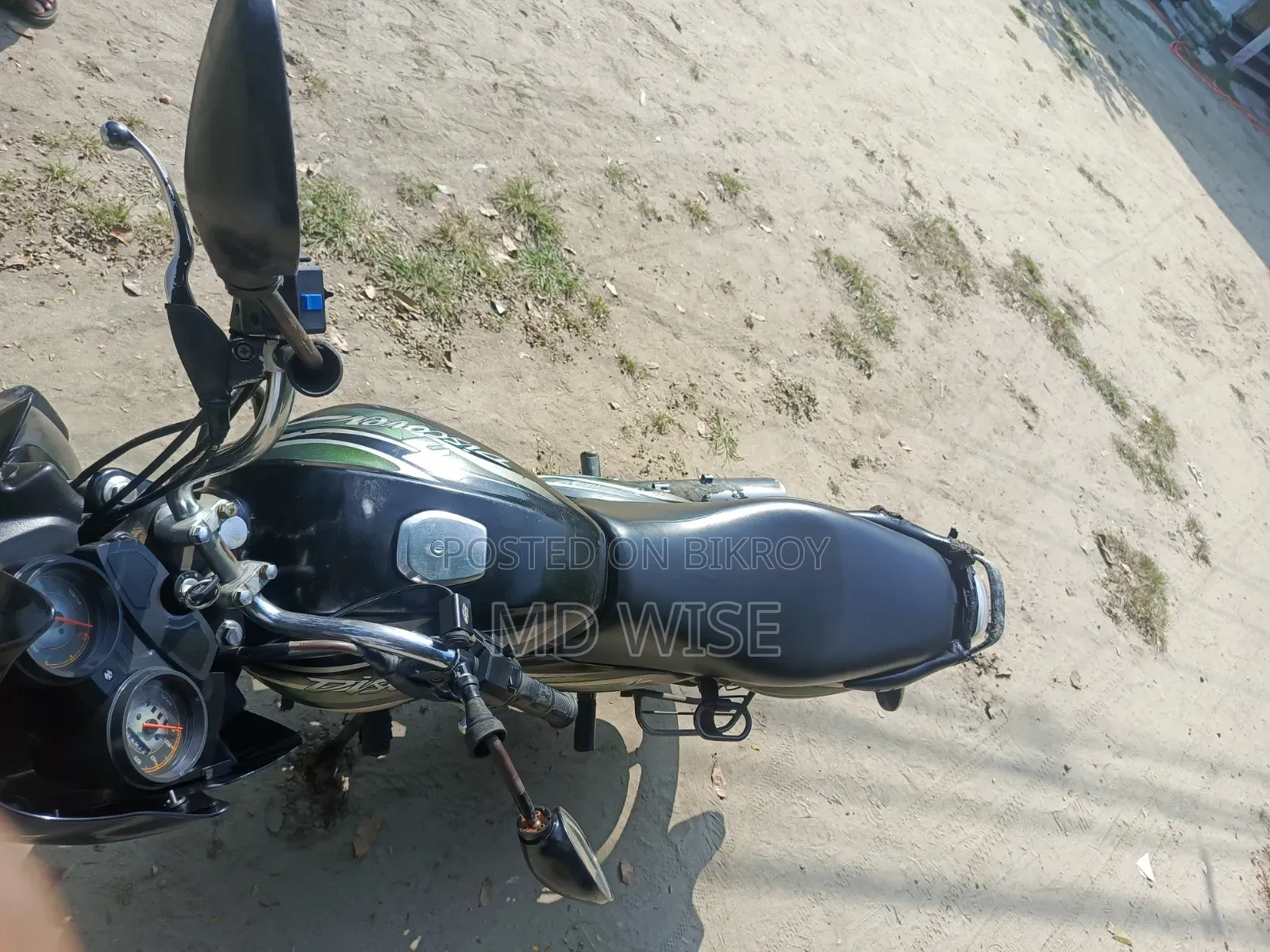 বাজাজ ডিসকভার ১০০ ২০১২ কালো