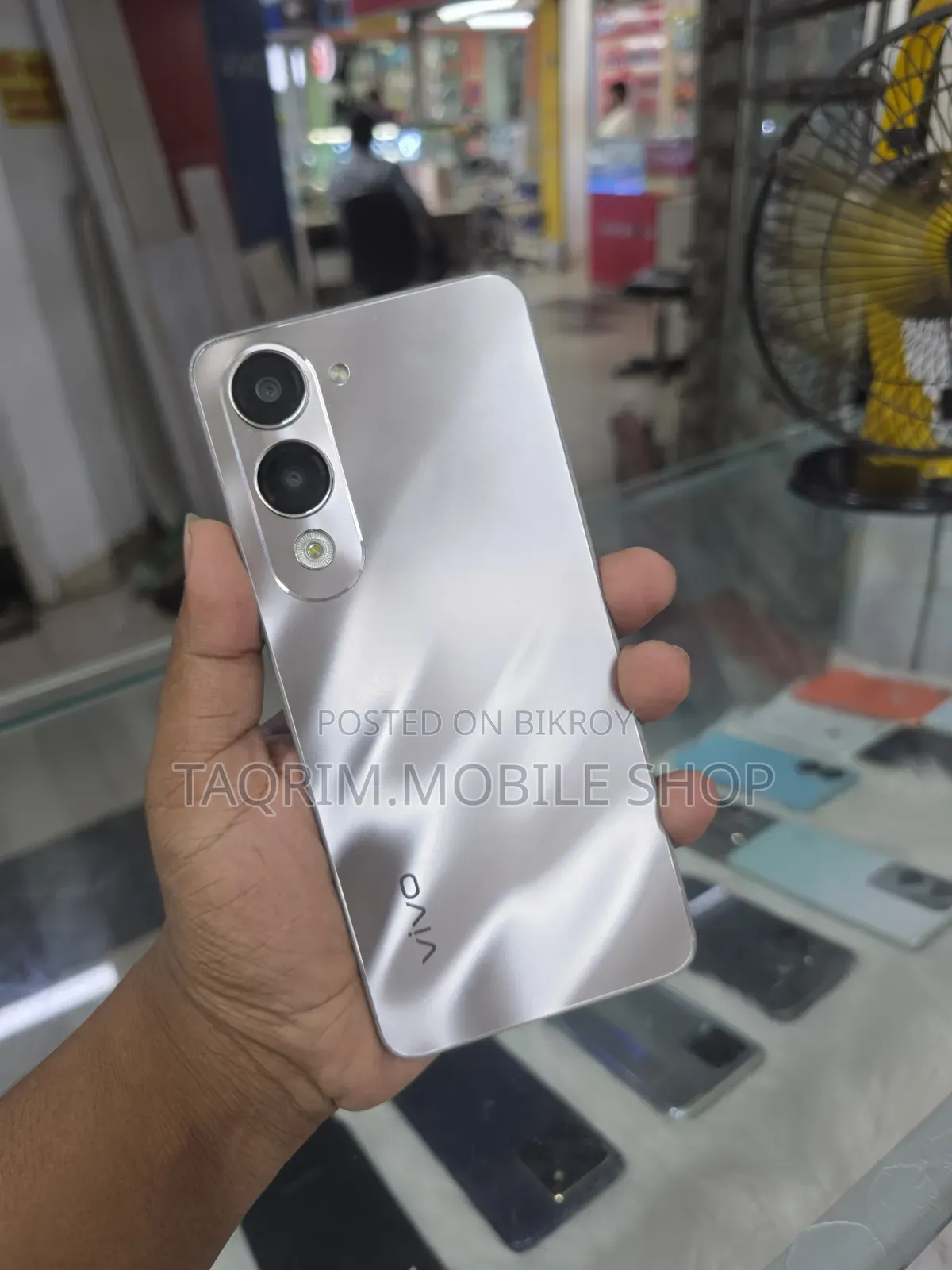 Vivo Y04 ৬৪ জিবি গোল্ড