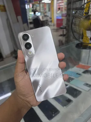 Vivo Y04 ৬৪ জিবি গোল্ড
