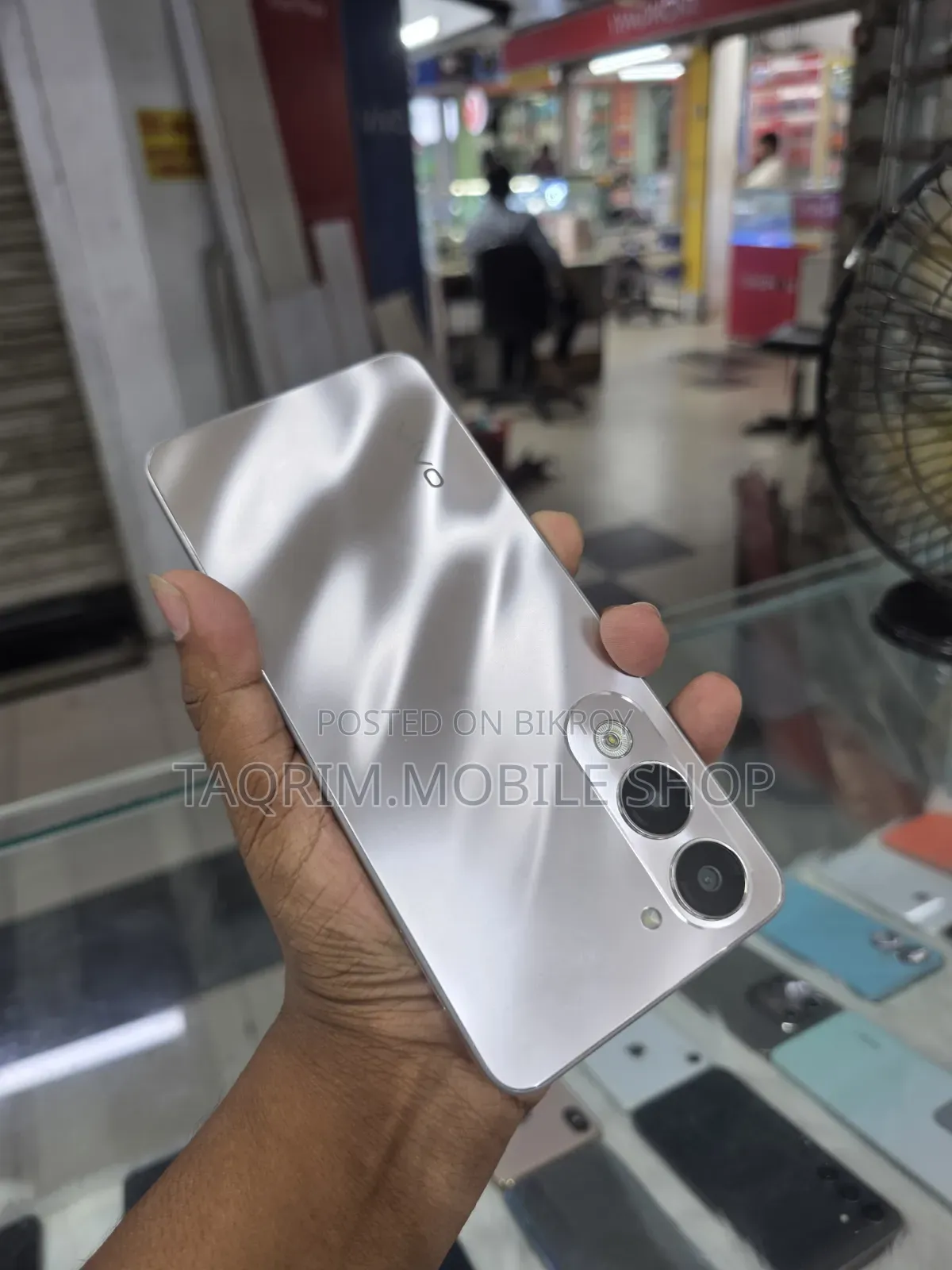 Vivo Y04 ৬৪ জিবি গোল্ড