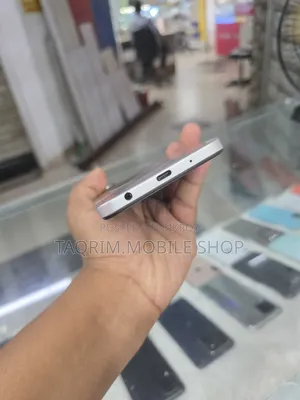 Vivo Y04 ৬৪ জিবি গোল্ড