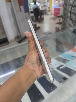 Vivo Y04 ৬৪ জিবি গোল্ড