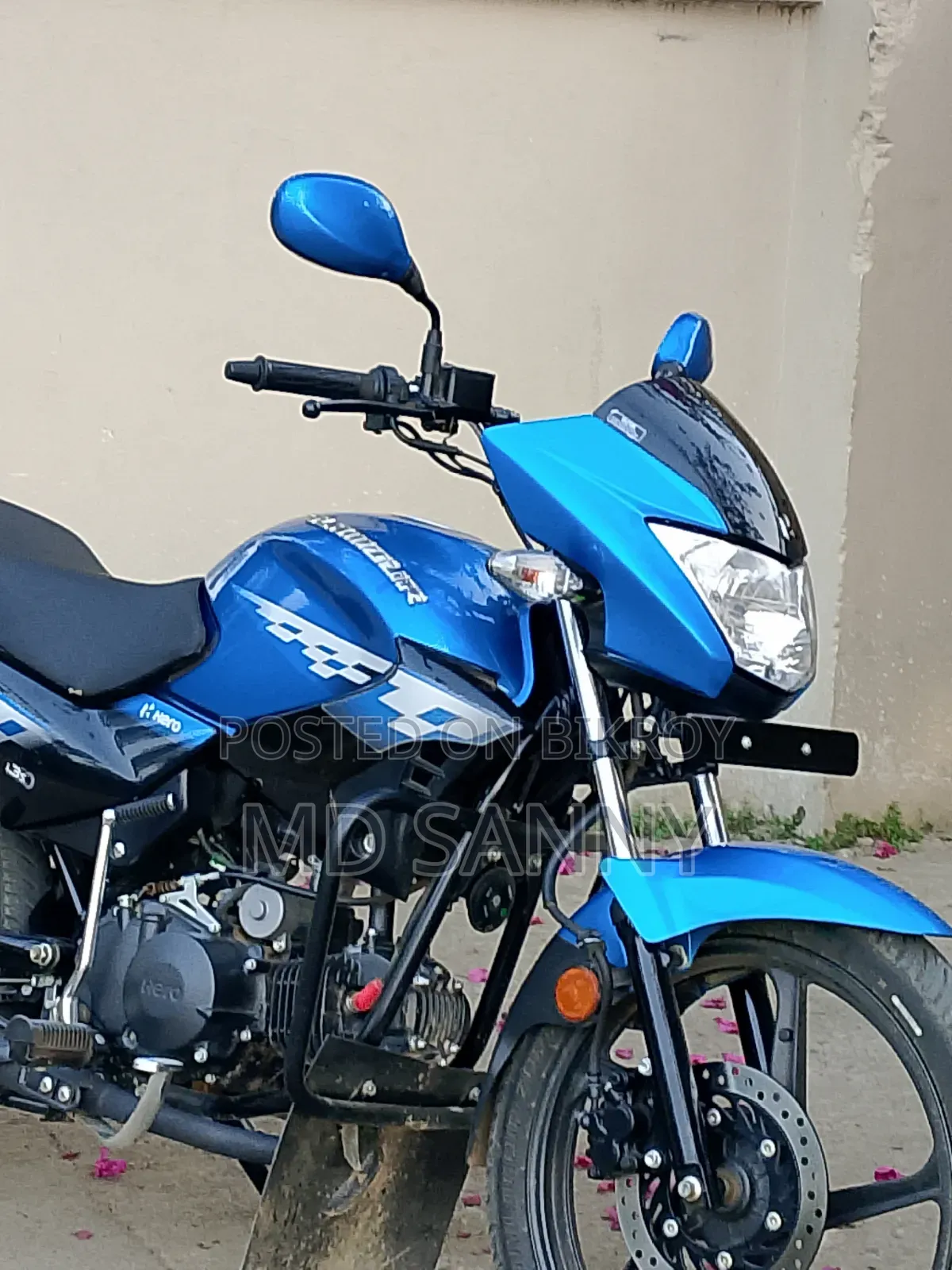 হিরো গ্ল্যামার ২০২৫ নীল