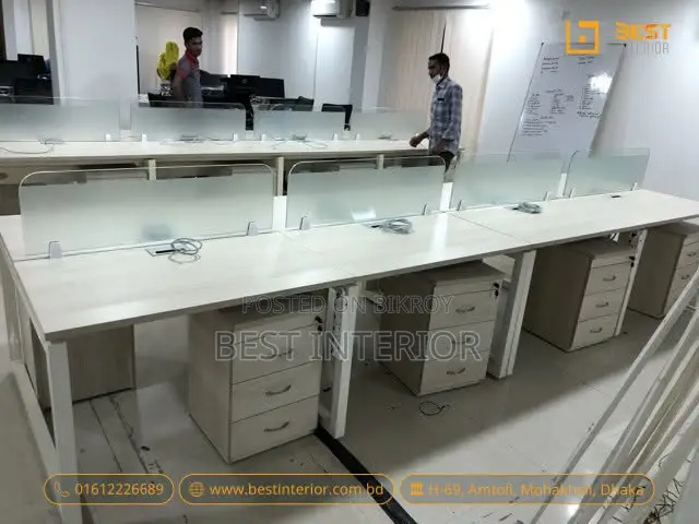 ফ্রস্টেড গ্লাস পার্টিশন সাথে মেলামাইন বোড মেটাল ফ্রেম