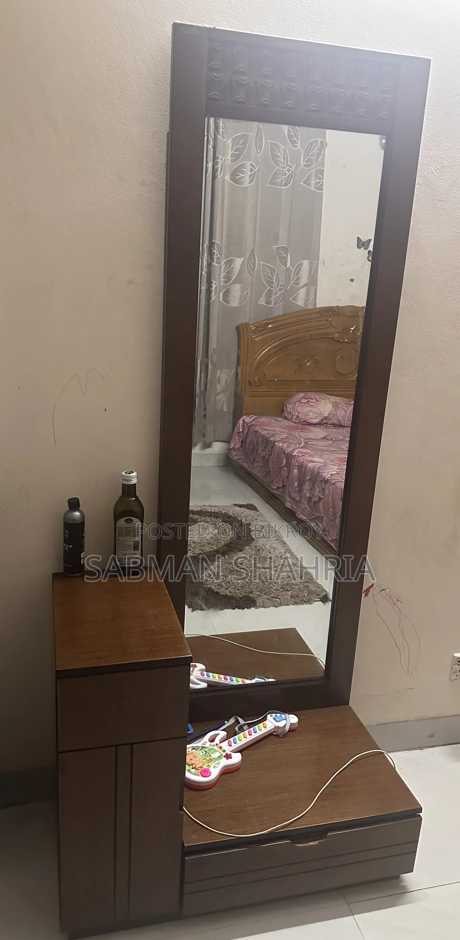 1 Almarai and 1 Dressing Table Sell