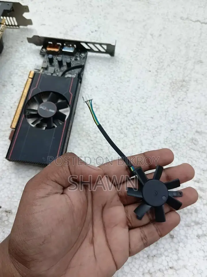 মেরামতযোগ্য - আরএক্স ৬৪০০ এবং স্যামসাং মনিটর