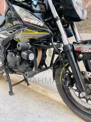 সুজুকি জিক্সার ২০২৪ কালো