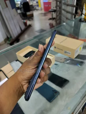 New Motorola Edge 70 Fusion 128 GB Black