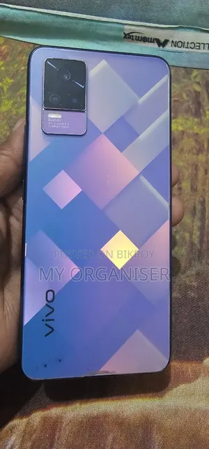 Vivo V21e 128 GB Blue