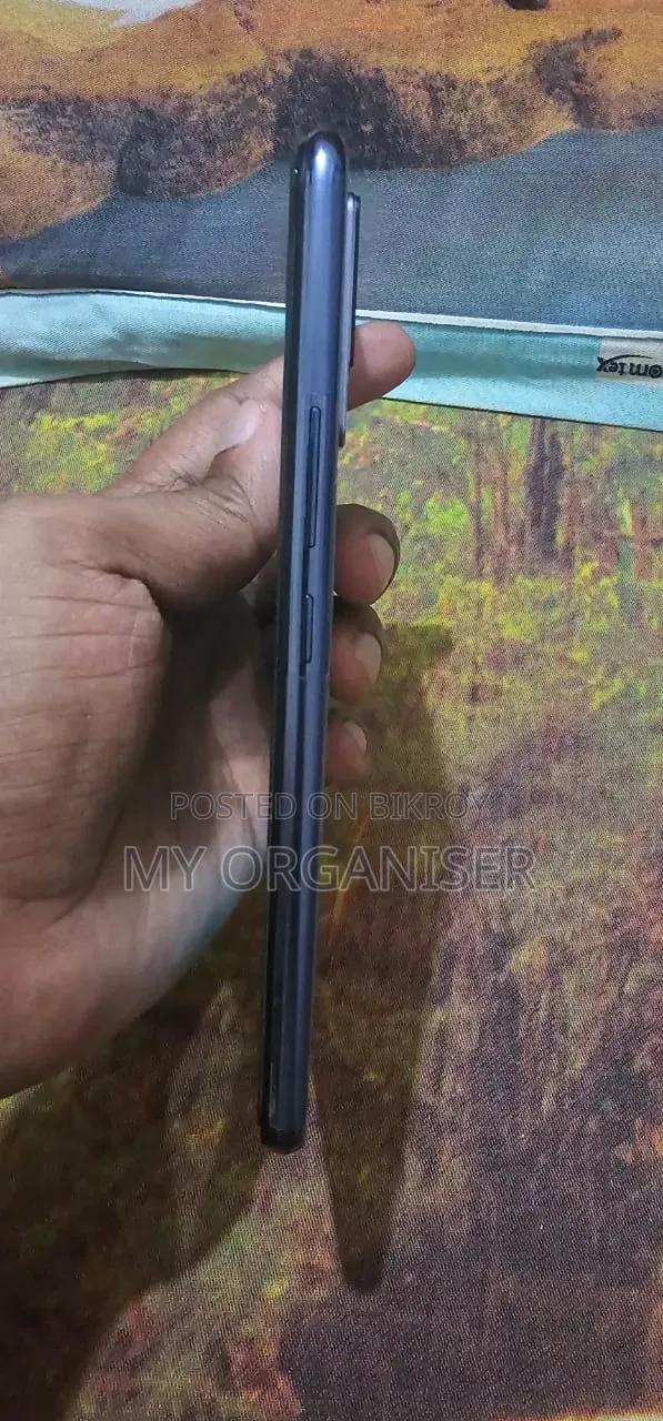 Vivo V21e 128 GB Blue