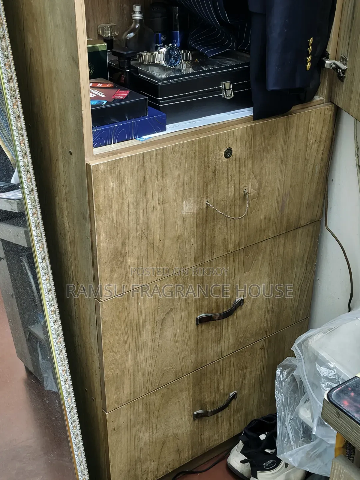 Single Door Almirah