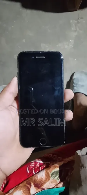 অ্যাপল আইফোন ৭ ৩২ জিবি ব্ল্যাক