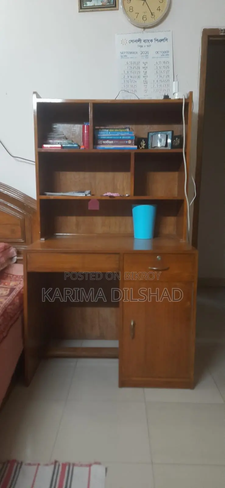 বুকশেলফ সহ প্লাইউড পড়ার টেবিল