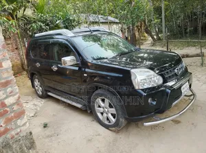 নিসান এক্স-ট্রেইল ২.০ পেট্রোল এক্সই ২০১০ কালো