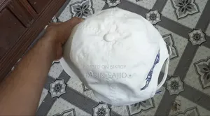 পুরুষদের জন্য সাদা ক্যাপ