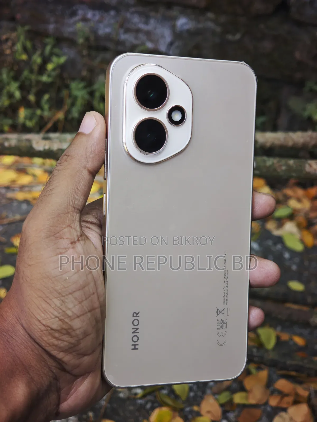 অনার ৪০০ ৫১২ জিবি রোজ গোল্ড