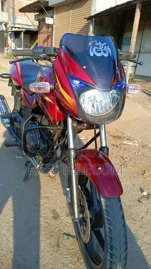 বাজাজ পালসার ১৫০ ২০১৫ লাল