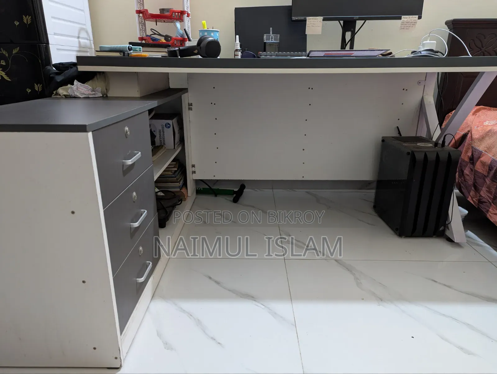 Office Workspace Executive Table / Desk