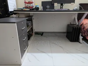 Office Workspace Executive Table / Desk