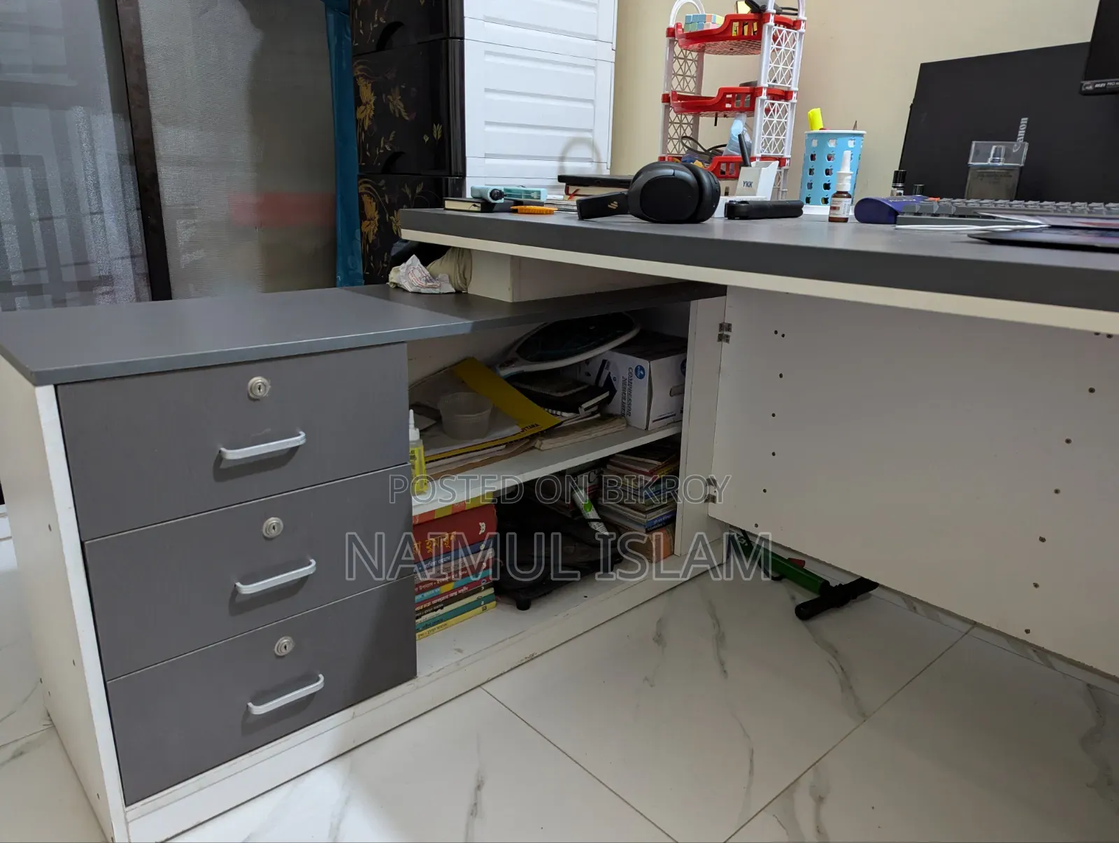 Office Workspace Executive Table / Desk