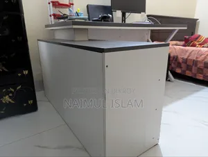 Office Workspace Executive Table / Desk