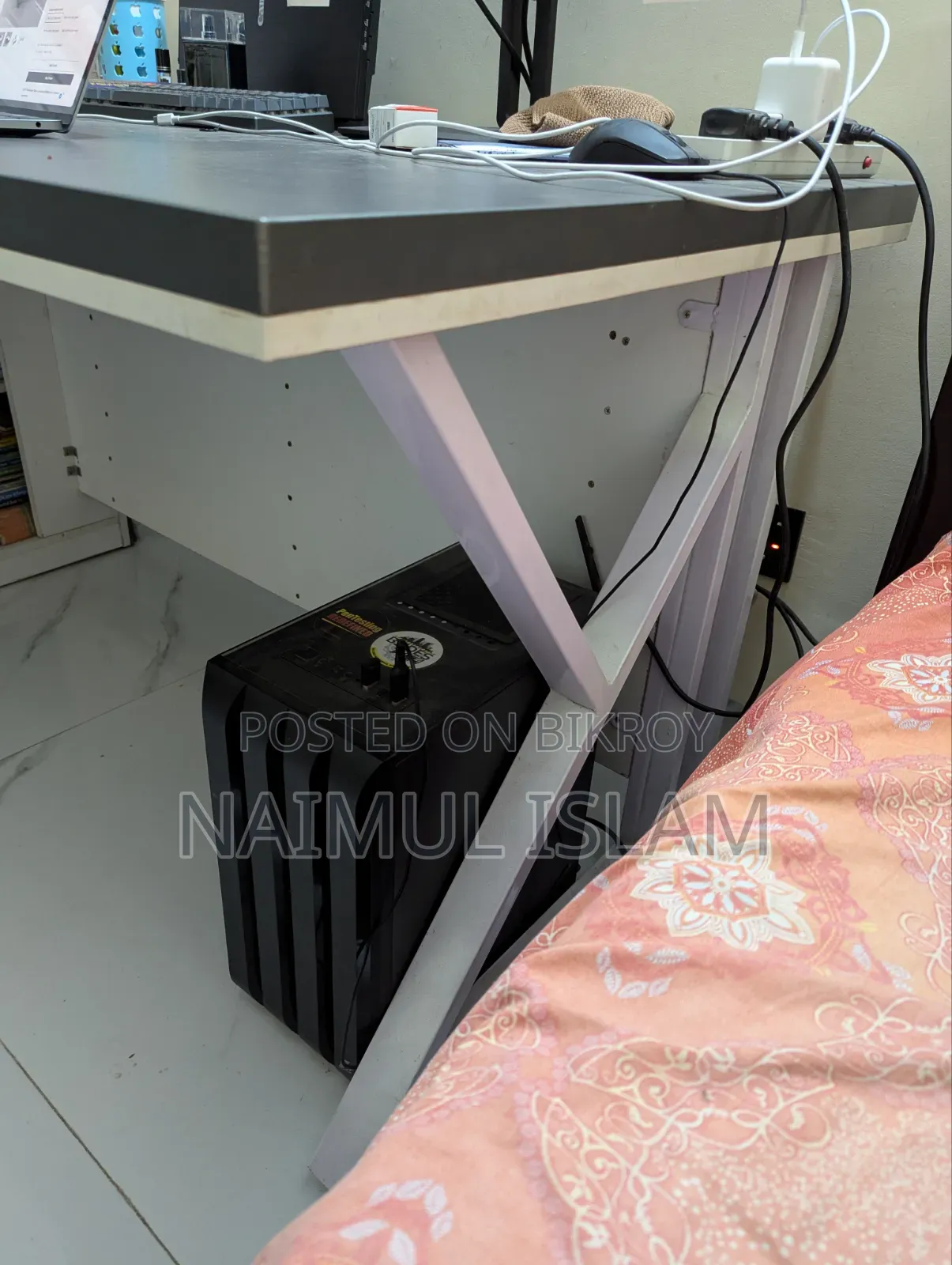 Office Workspace Executive Table / Desk