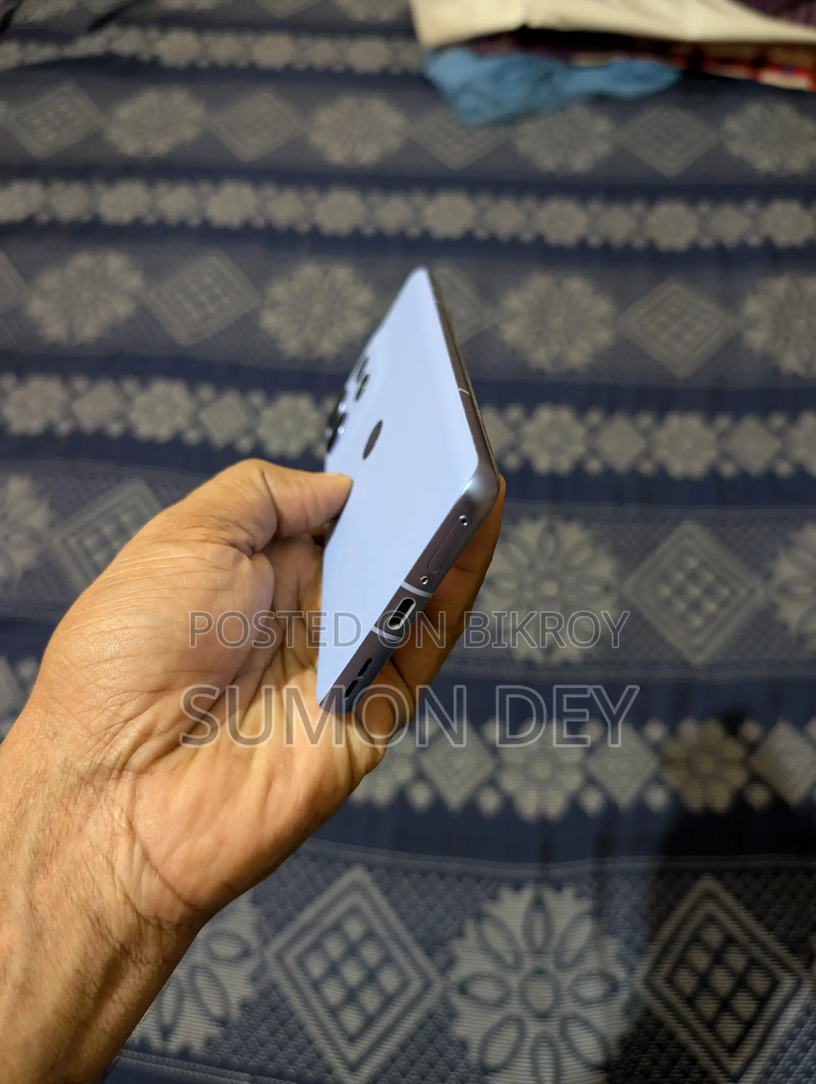 মোটর চলা এজ ৫০ প্রো ২৫৬ জিবি পার্পল