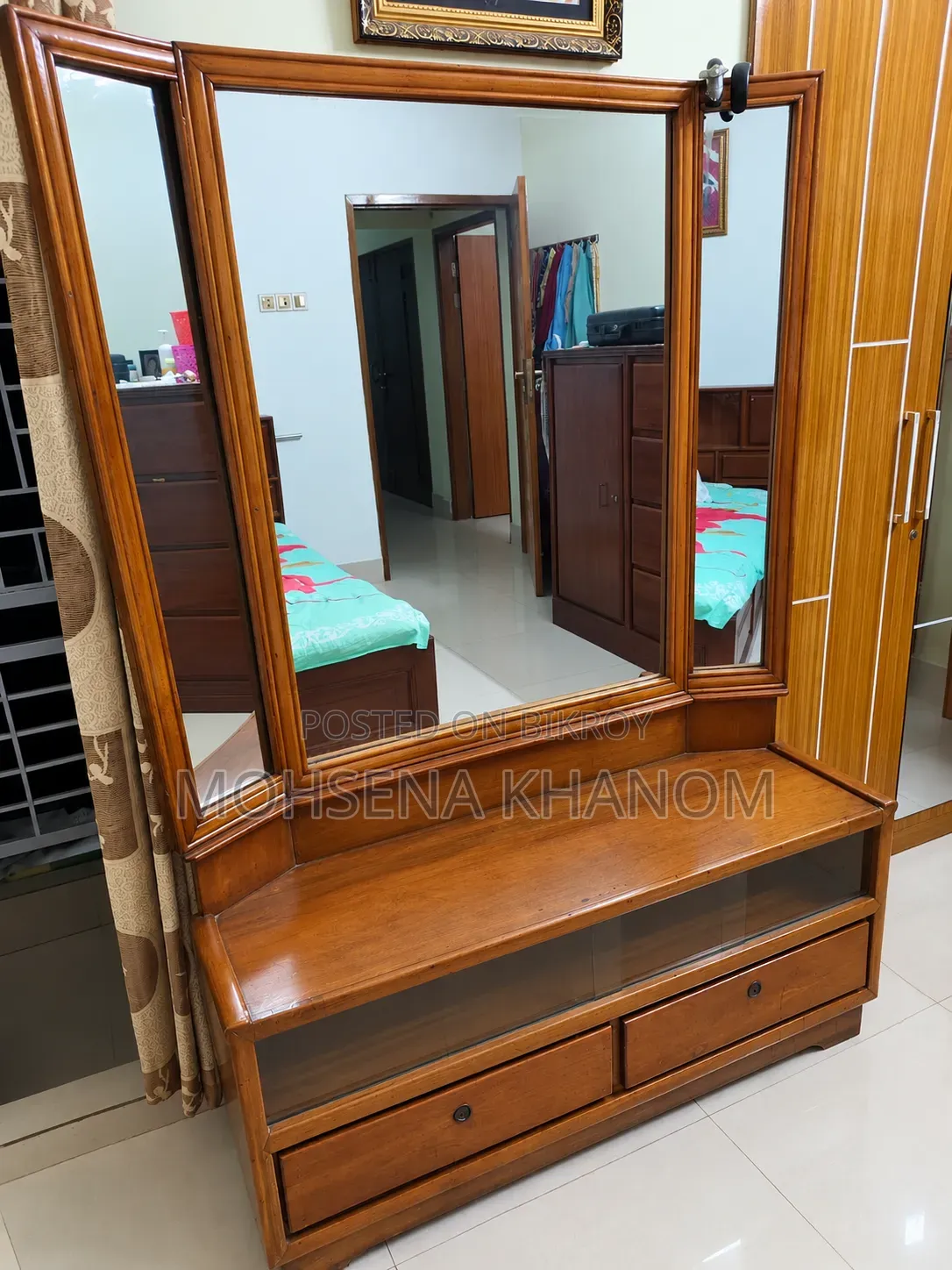 সেগুন কাঠের ড্রেসিং টেবিল