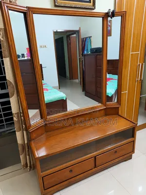 সেগুন কাঠের ড্রেসিং টেবিল