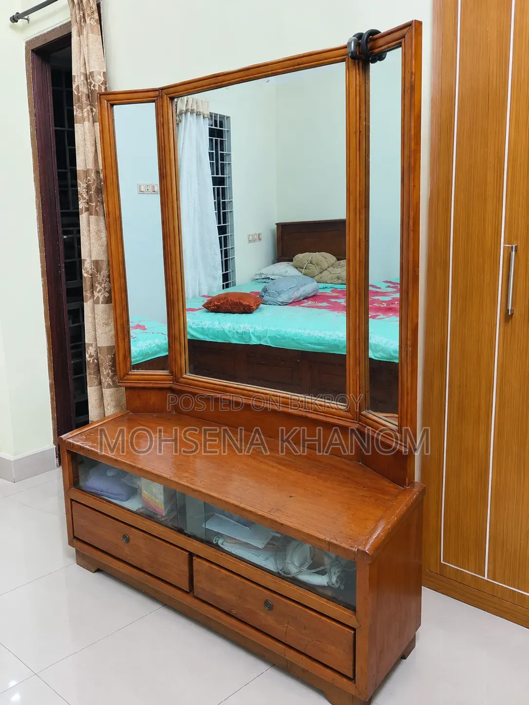 সেগুন কাঠের ড্রেসিং টেবিল