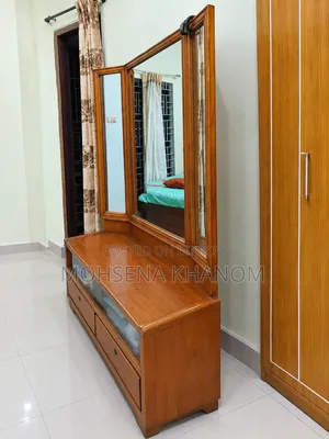 সেগুন কাঠের ড্রেসিং টেবিল