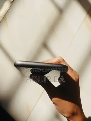New Apple iPhone 11 64 GB Black