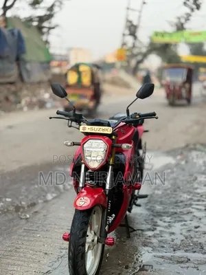 সুজুকি জিক্সার ২০২২ লাল